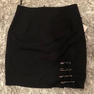 Pin skirt